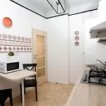 Traditional Modern 3 Bedroom Apartment In Center